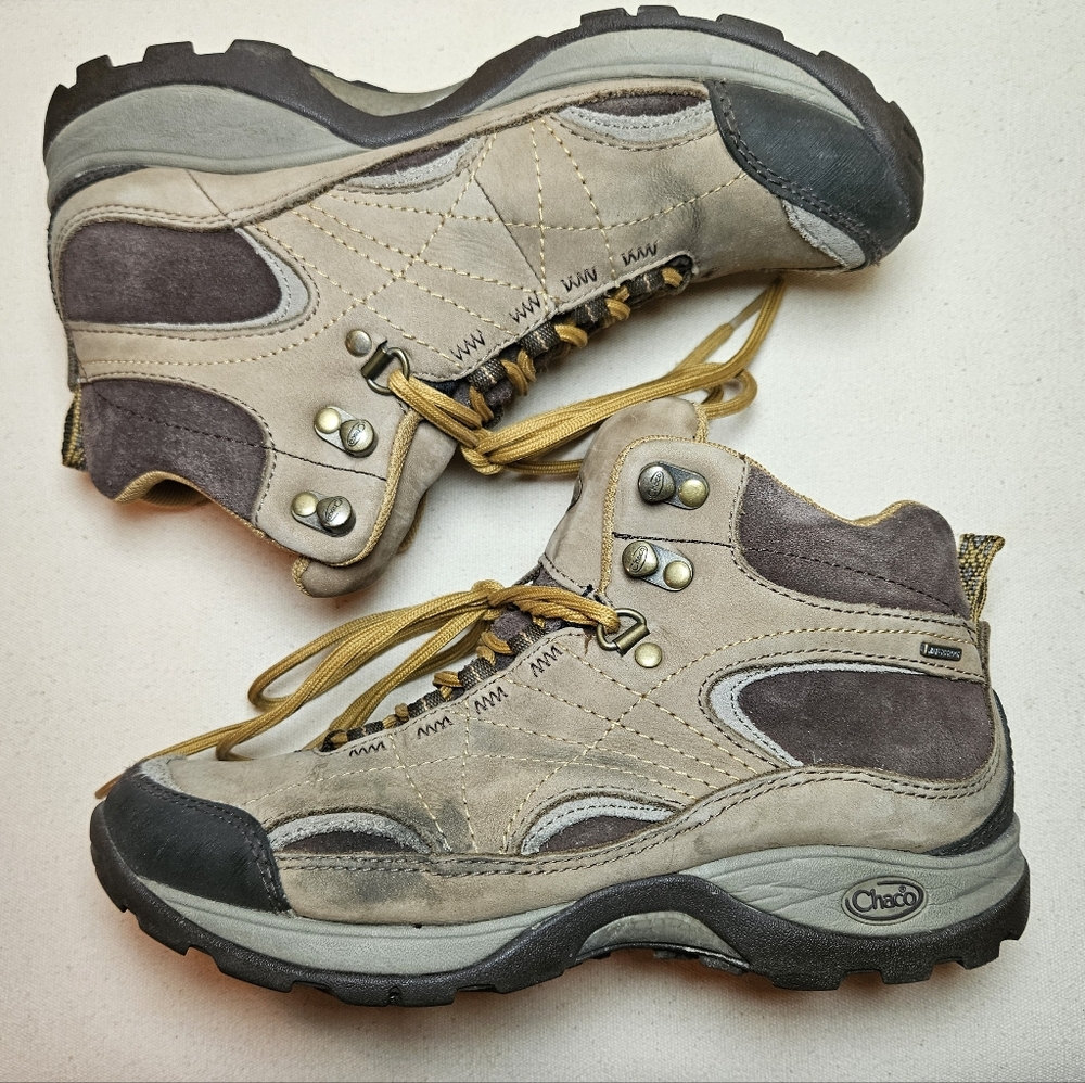 Chaco Waterproof Hiking Boots Women's Size 7 - Picture 6 of 11